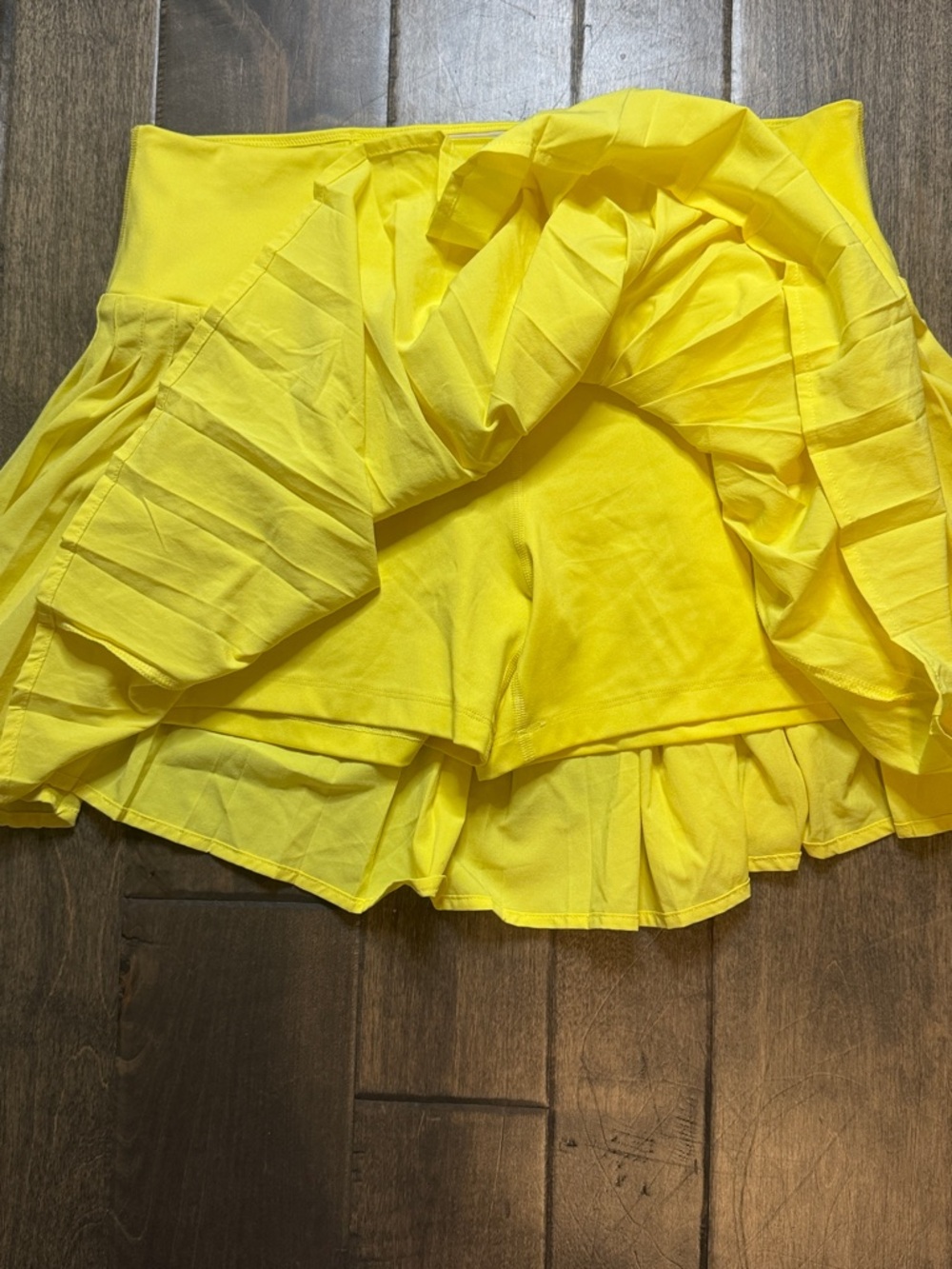 All in Motion Bright Yellow Pleated Skort | Athletic | Flowy | Size L - Picture 3 of 4